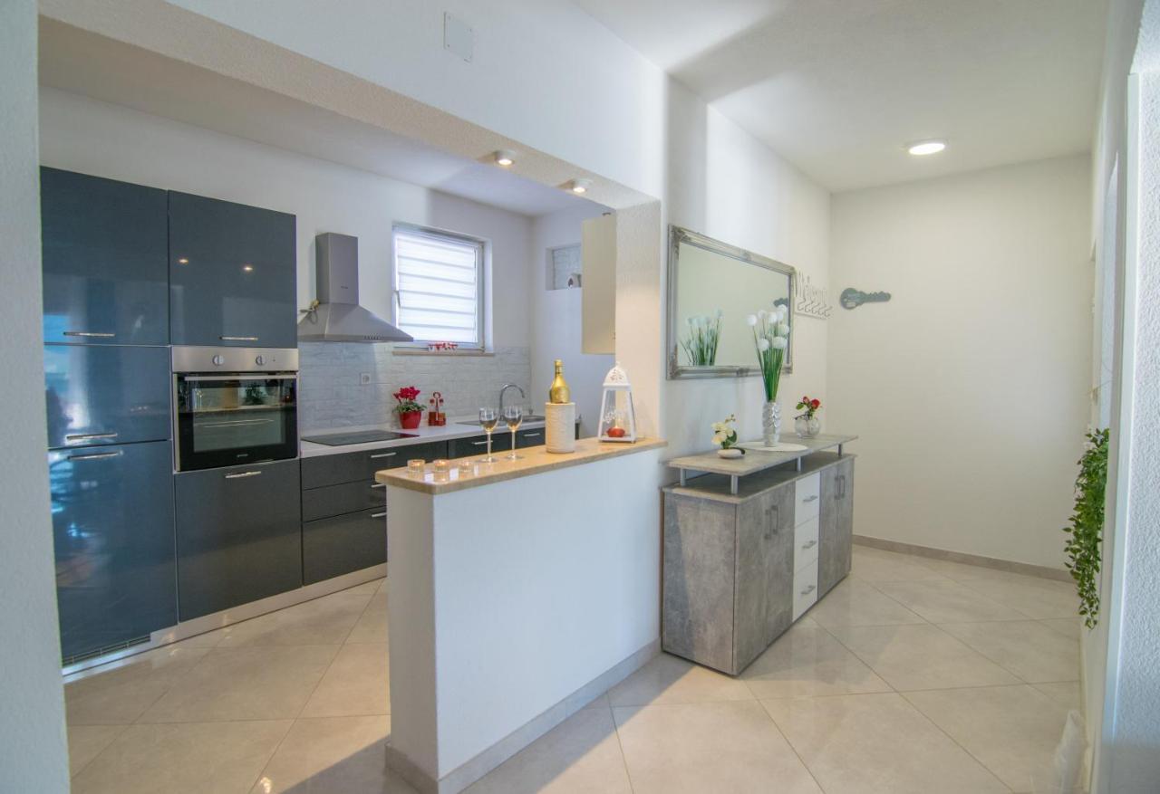 Villa Milena With Heated Pool And Jacuzzi Kostanje ภายนอก รูปภาพ