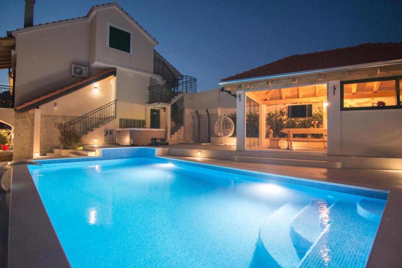 Villa Milena With Heated Pool And Jacuzzi Kostanje ภายนอก รูปภาพ